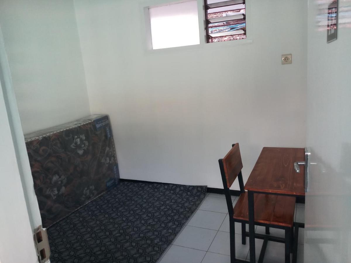 Welirang 20B Homestay - Max 2 Orang Per Kamar Malang Exterior foto